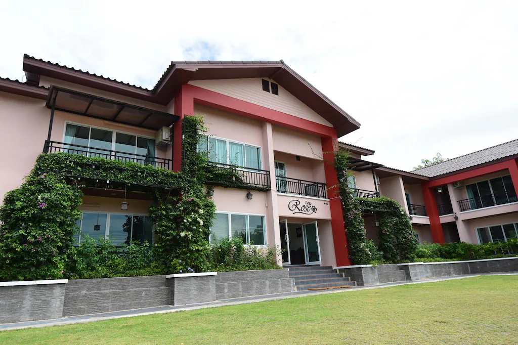 บรรยากาศ Rose Villa Resort ปากช่อง